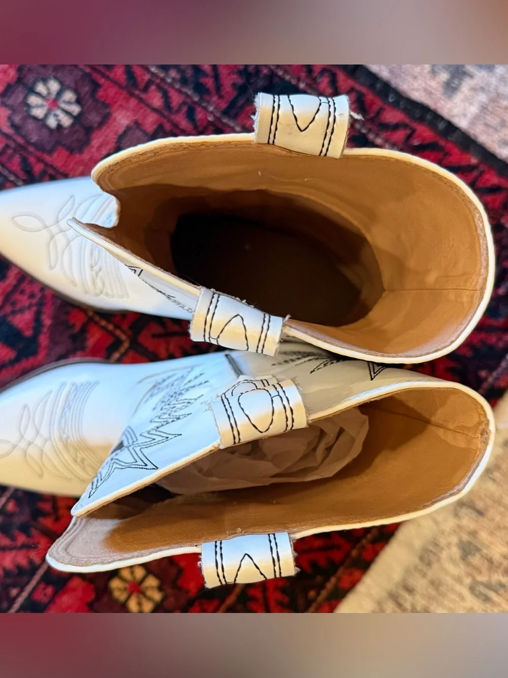 Western Cowboy Boots White with Black Embroidery Pointed Toe Block Heel Sz 7.5